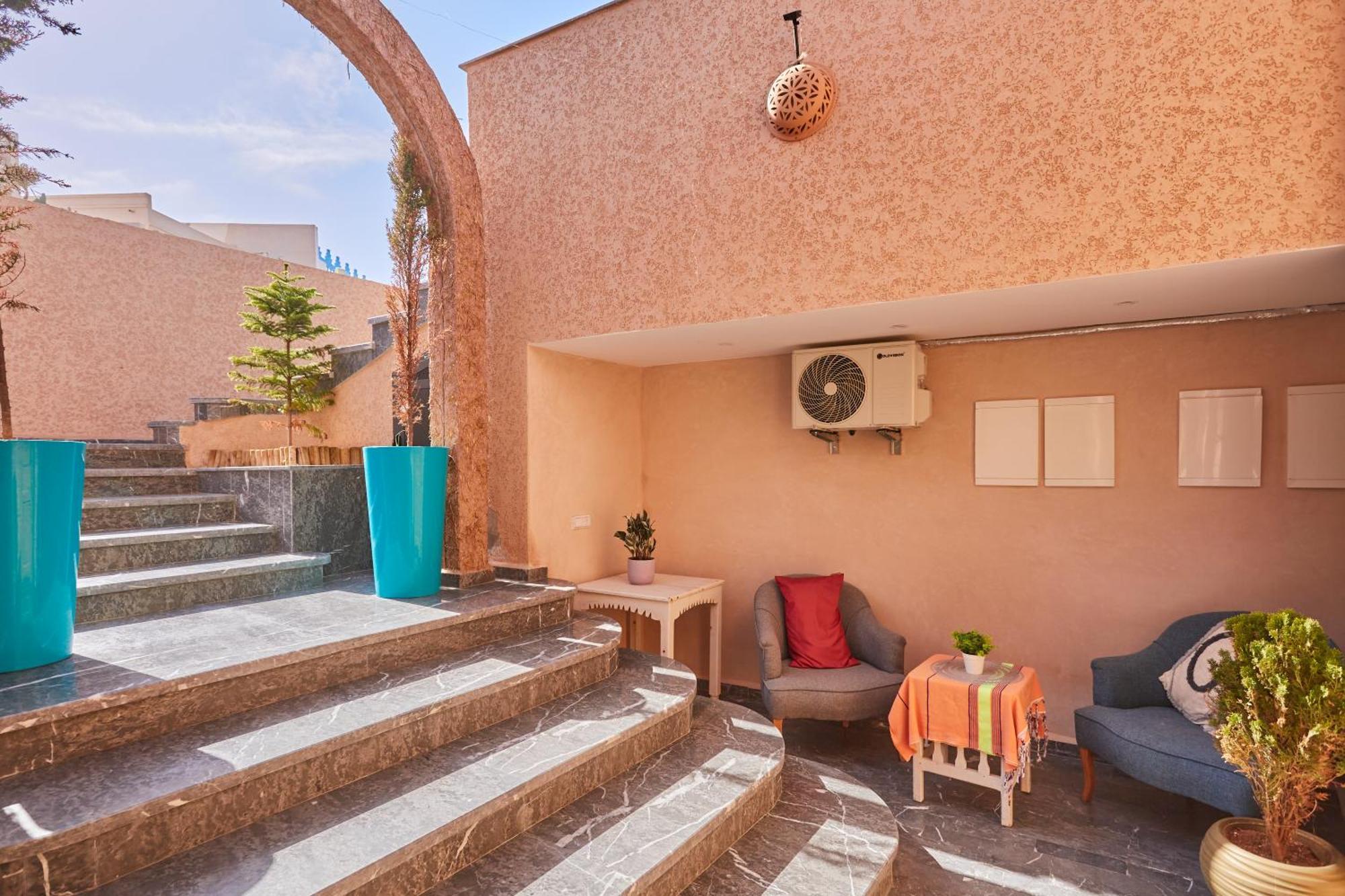 Apartment Surf And Fun Beachfront With Balcony Mirleft