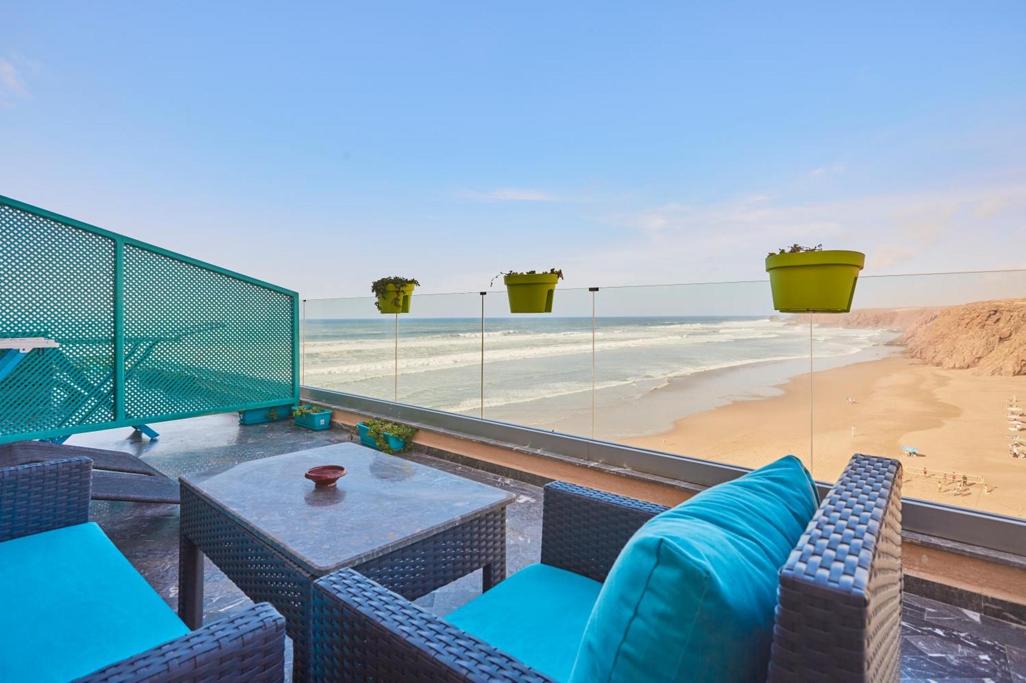 Apartment Surf And Fun Beachfront With Balcony *